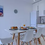 Rosemary-three Bedroom With Terrace And Partial Sea View *
