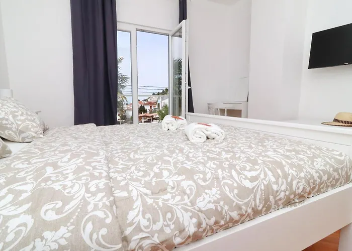 Rosemary-three Bedroom With Terrace And Partial Sea View Klek