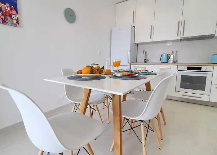 Rosemary-three Bedroom With Terrace And Partial Sea View Dom wakacyjny