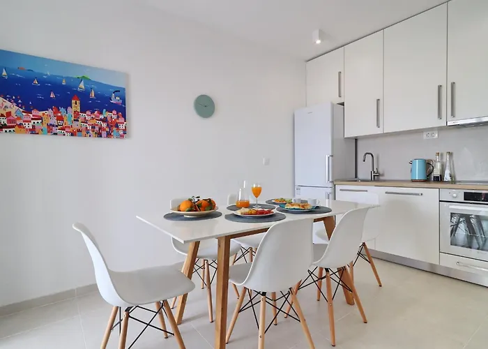 Rosemary-three Bedroom With Terrace And Partial Sea View Dom wakacyjny *