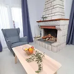 Prázdninový dům Rosemary-three Bedroom With Terrace And Partial Sea View Klek