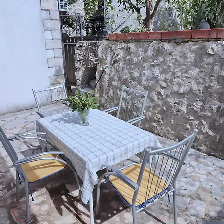 Rosemary-three Bedroom With Terrace And Partial Sea View Casa vacanze