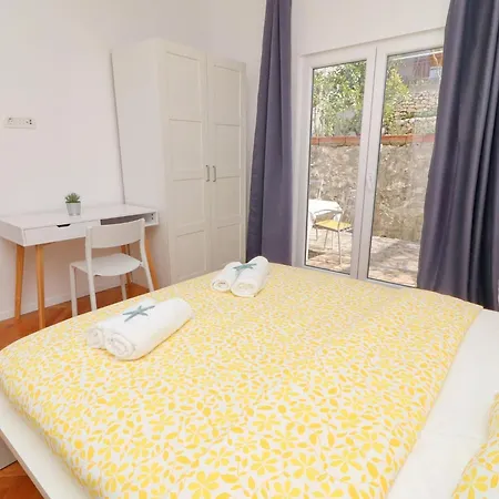 Rosemary-three Bedroom With Terrace And Partial Sea View Casa vacanze *