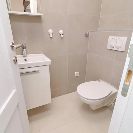 Casa vacanze Rosemary-three Bedroom With Terrace And Partial Sea View Klek