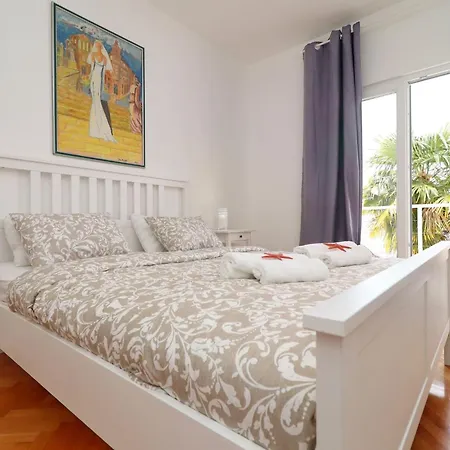 Rosemary-three Bedroom With Terrace And Partial Sea View Casa vacanze