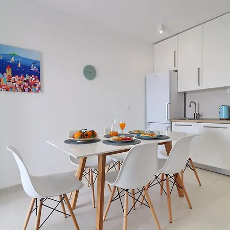 Rosemary-three Bedroom With Terrace And Partial Sea View Casa vacanze *