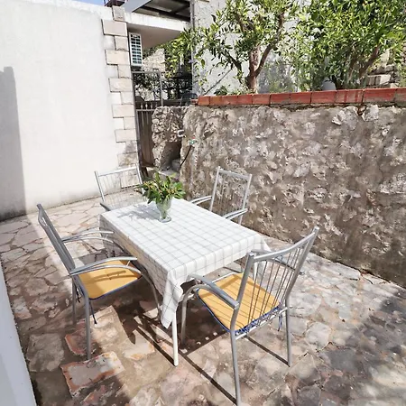 Σπίτι διακοπών Rosemary-three Bedroom With Terrace And Partial Sea View