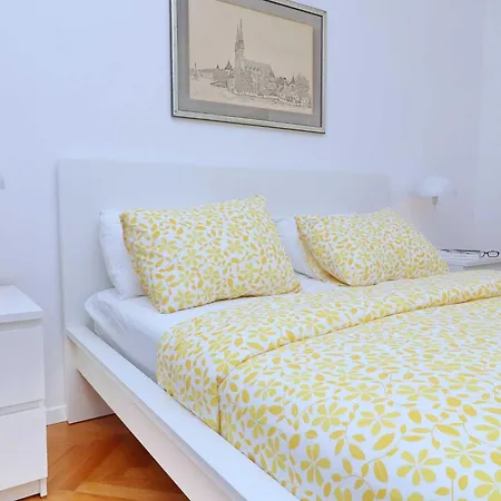 Rosemary-three Bedroom With Terrace And Partial Sea View