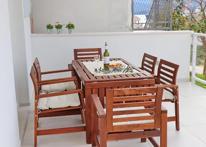 Сasa de vacaciones Rosemary-three Bedroom With Terrace And Partial Sea View Klek