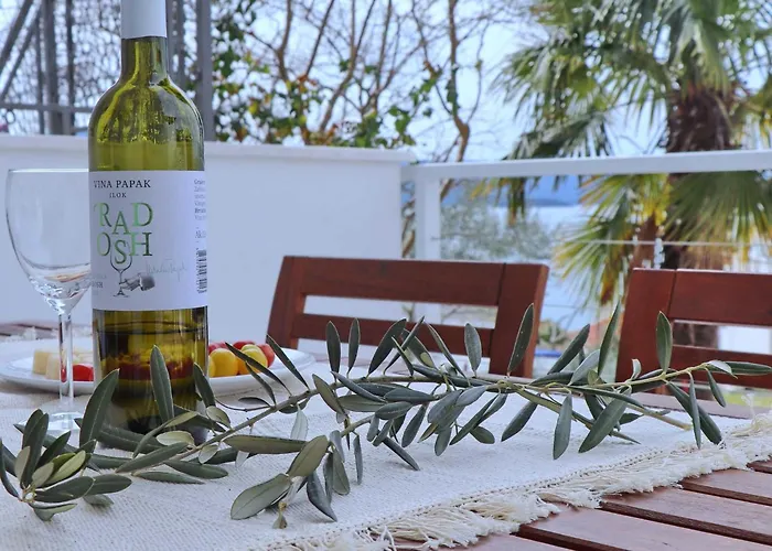 Сasa de vacaciones Rosemary-three Bedroom With Terrace And Partial Sea View *