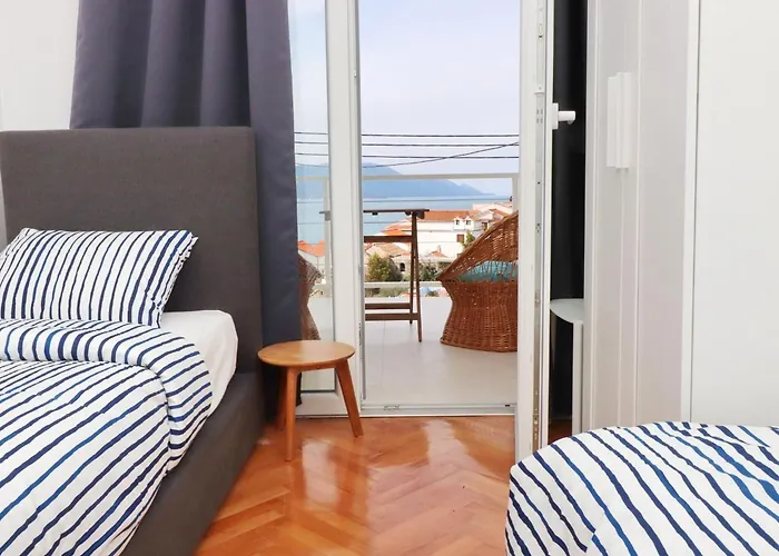 Rosemary-three Bedroom With Terrace And Partial Sea View *