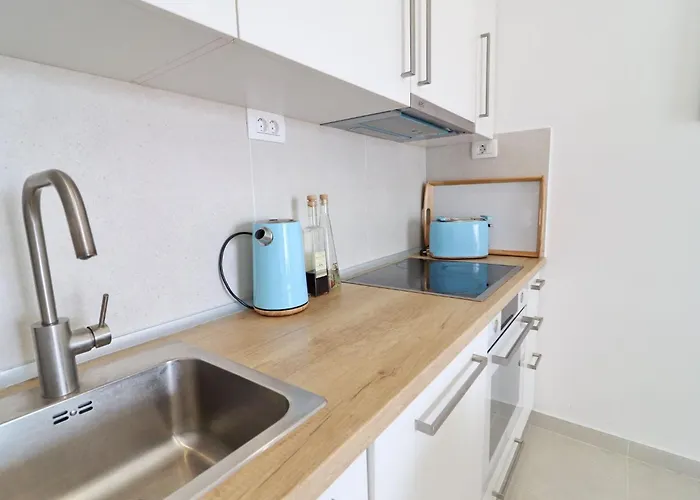 Rosemary-three Bedroom With Terrace And Partial Sea View Клек