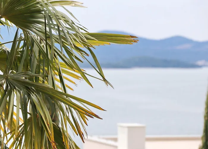 Rosemary-three Bedroom With Terrace And Partial Sea View