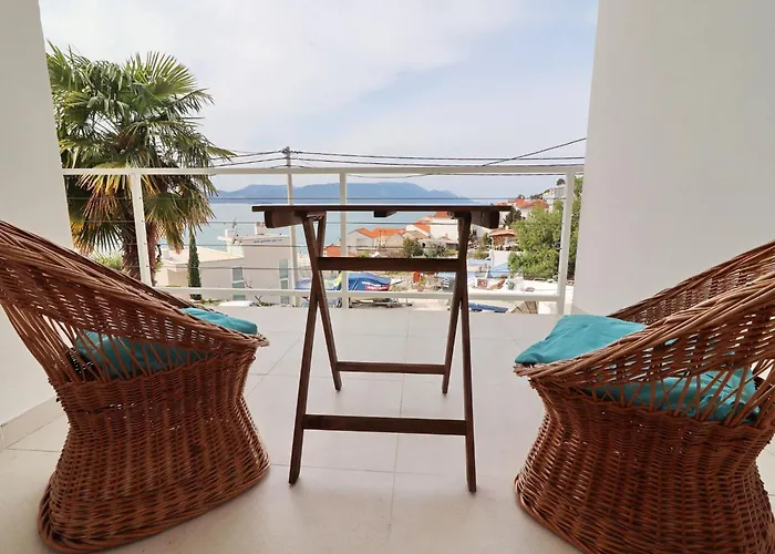 Сasa de vacaciones Rosemary-three Bedroom With Terrace And Partial Sea View *