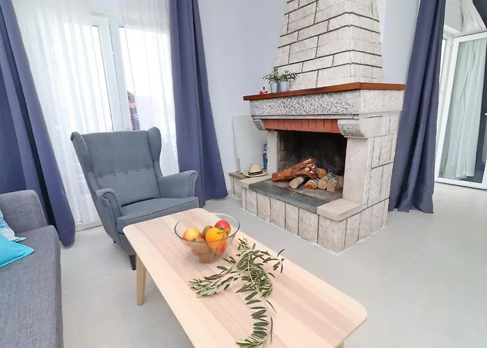 Дом отдыха Rosemary-three Bedroom With Terrace And Partial Sea View Клек